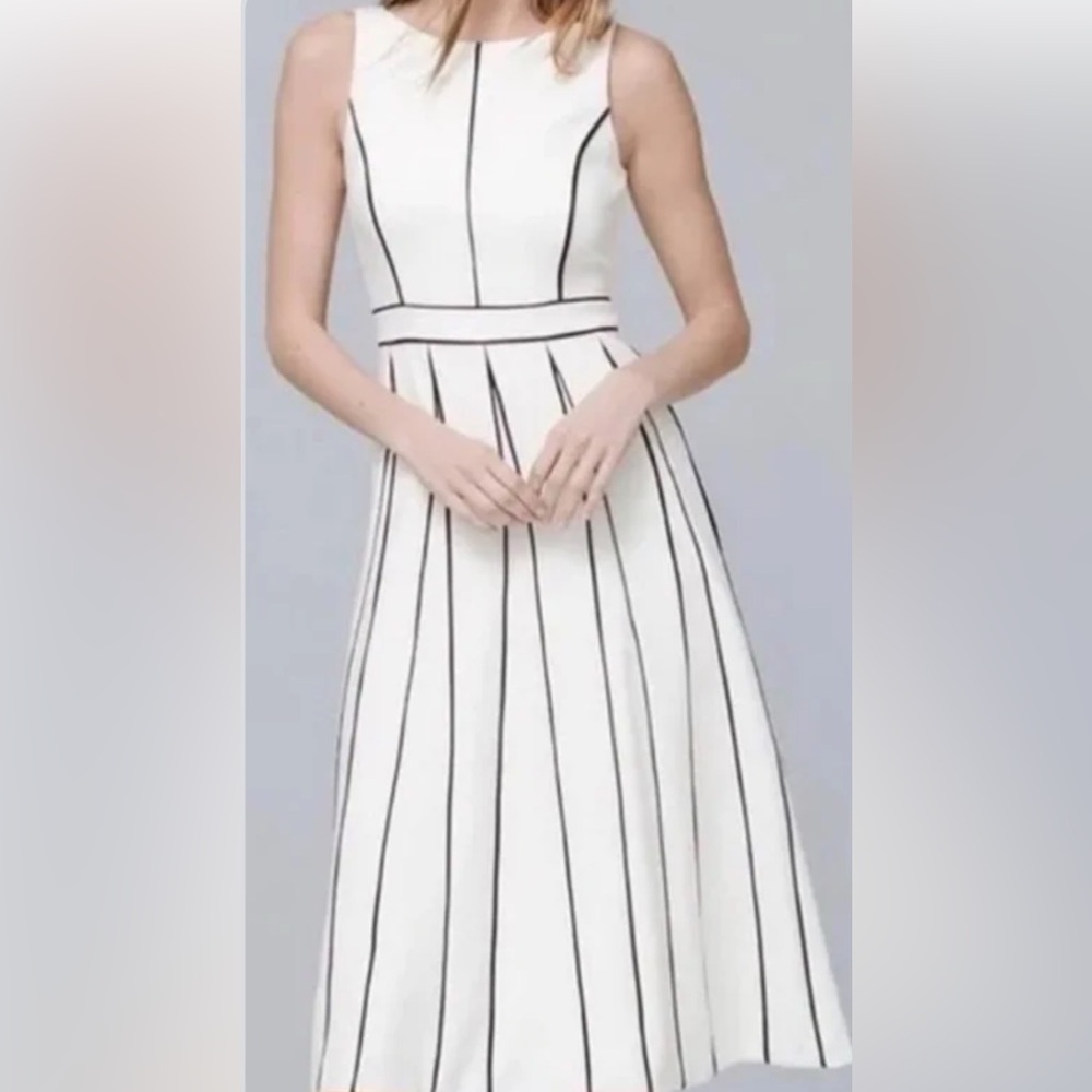 White House Black Market sleeveless seamed fit flare ponte dress. size 4